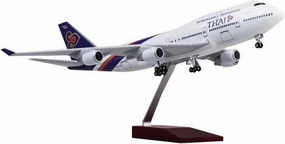 1 150 Scale for 747 Thai Airways Aircraft Model Resin Model Airplane with Wheel Landing Gear for Collection Display(with Light)