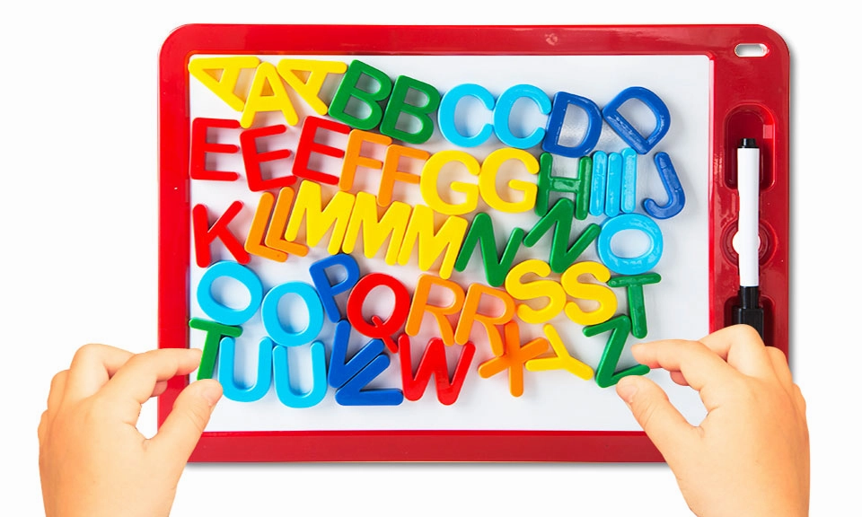 Asst Col Deluxe 2in1 Magnetic/ Wipe-Off Playboard W/48 Letter