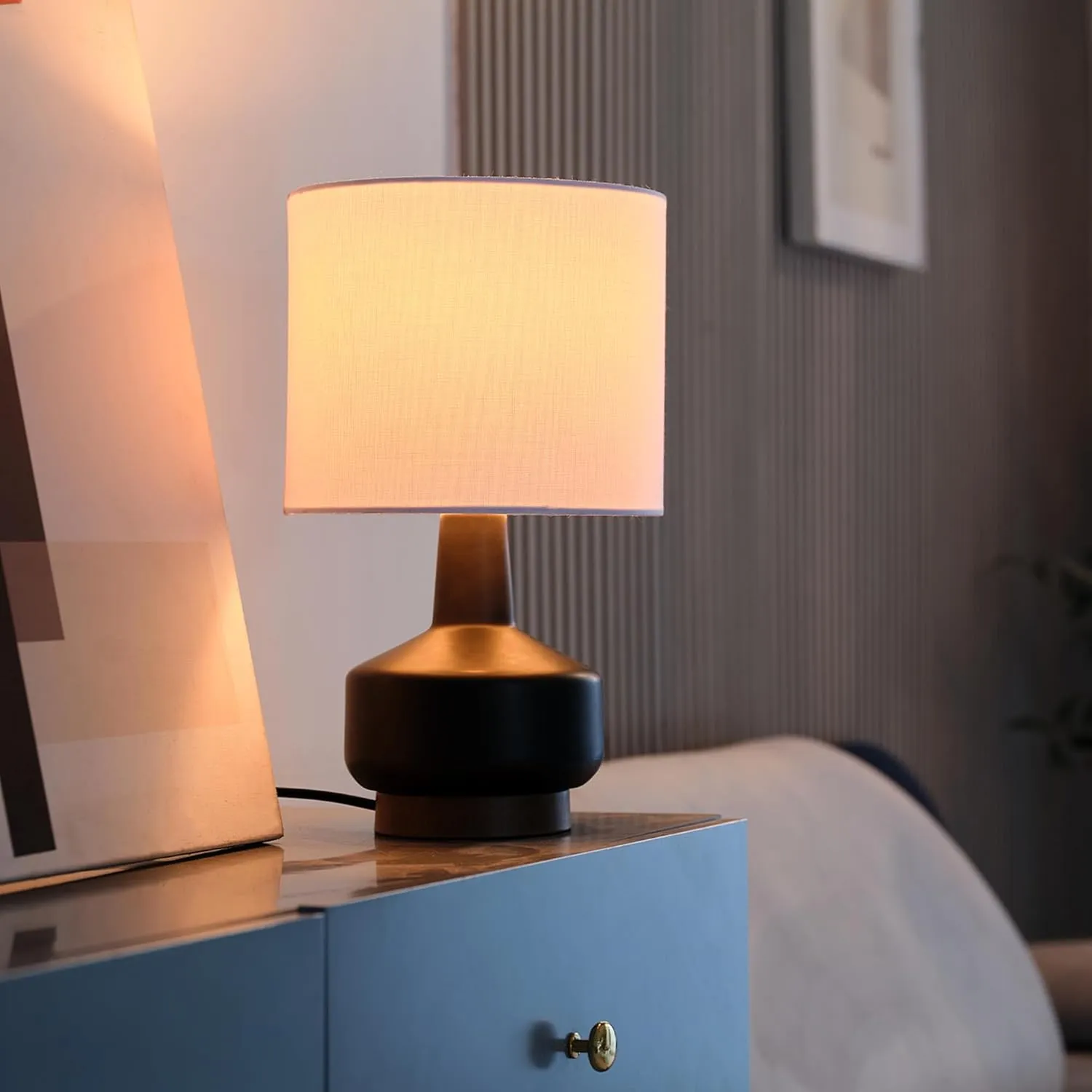 Globe Electric 61000049 17" Ceramic Table Lamp, Soft Beige Finish, White Linen Shade, On/Off Rotary Switch on Socket, Table Lamp for Living Room, Home Décor, Lamps for Bedroom, Room Décor
