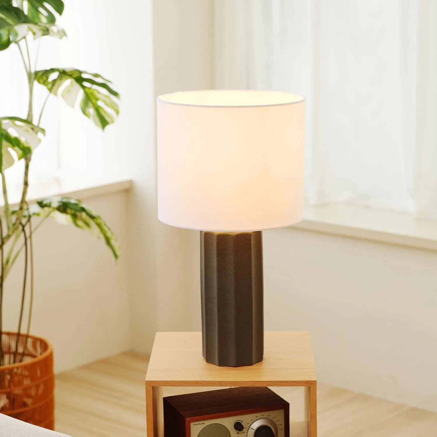 Globe Electric 61000061 20" Ribbed Ceramic Table Lamp, Dark Gray Concrete Finish, White Linen Shade, On/Off Rotary Switch on Socket, for Living Room, Bedroom, Office, Home Décor