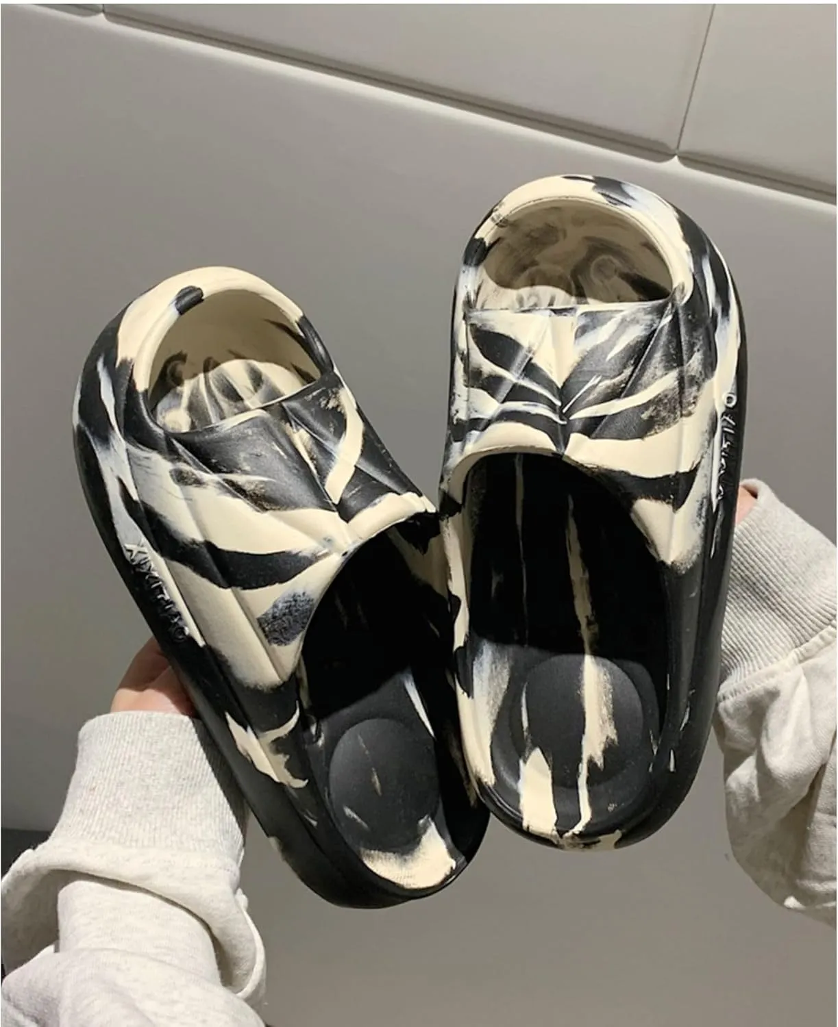 Kawaii Splash-Ink Painting Cloud Slippers Non Slip Thick Sole Slides House Summer Sandals Matching Slippers for Couples