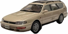 Metal Die Cast Toy Cars Resin 1:43 Scale for Toyota Camry Scepter 1992 Station Wagon Simulation Alloy Static Car Model Gold for Home Or Office Décor