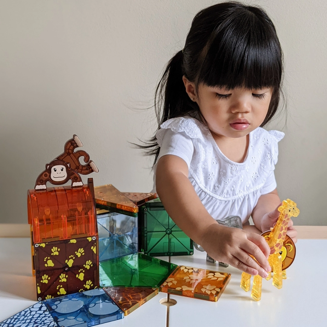 Safari Animals 25-Piece Set—Box Damage, Pieces Intact