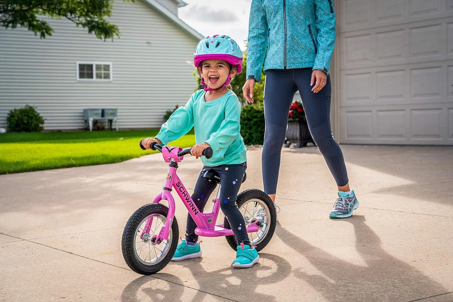 Schwinn Balance Bike, 12 Inch Bike for Kids Ages 2-4, Durable Steel Frame, Padded Seat, Cushioned Grips, Adjustable Seat Grows with Your Child, No Training Wheels Needed, Training Bicycle for Kids