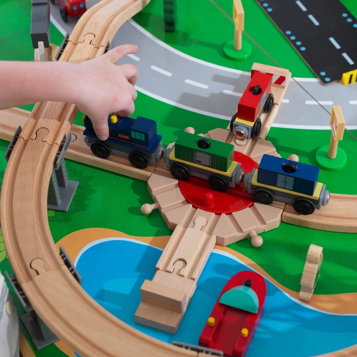 Waterfall Mountain Train Set & Table